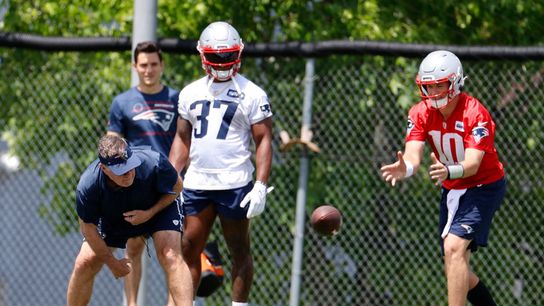 Bedard: Patriots minicamp report, Day 1 - Major switch on offensive line is the big news taken at Gillette Stadium (Patriots)